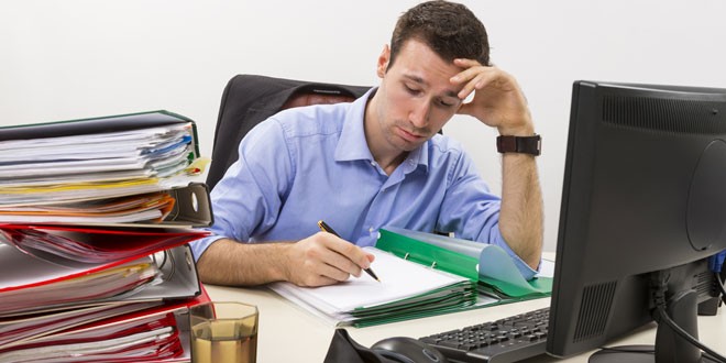 Sibuk Kerja dan Jarang Pulang? Baiknya Lakukan 7 Hal Ini Biar Tak Lupa Kodratmu Sebagai Manusia