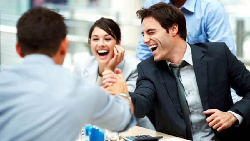 7 Alasan Kenapa Kamu Harus Bahagia di Kantor