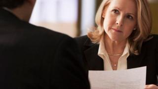 Dalam dunia kerja, pepatah 'diam itu emas' bukan omong kosong