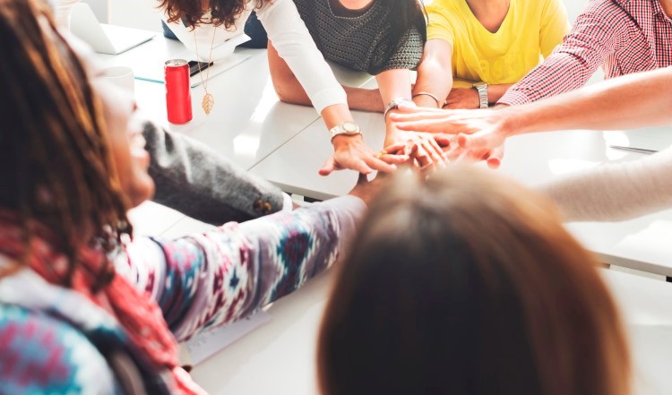 Bagaimana Membangun Hubungan Kerja dengan Rekan Beda Departemen?