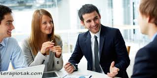 Cara Membantu Teman Menemukan Pekerjaan Baru