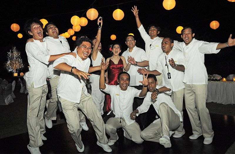 10 Cara Menghasilkan Uang Saat Liburan